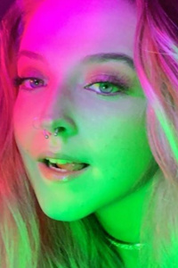 Madilyn Bailey | Royal Road